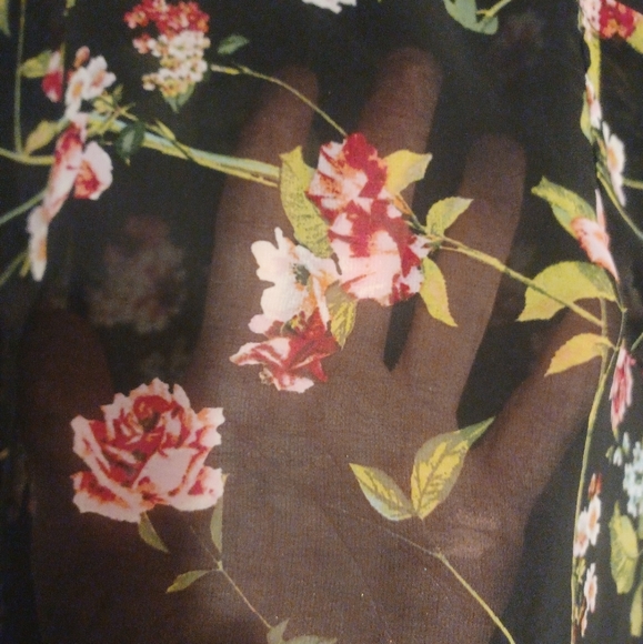 Floral tshirt - Picture 2 of 2